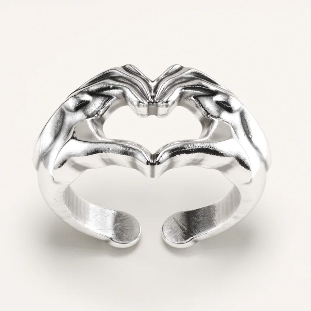 Cruel Pancake Silver Heart Hands Ring